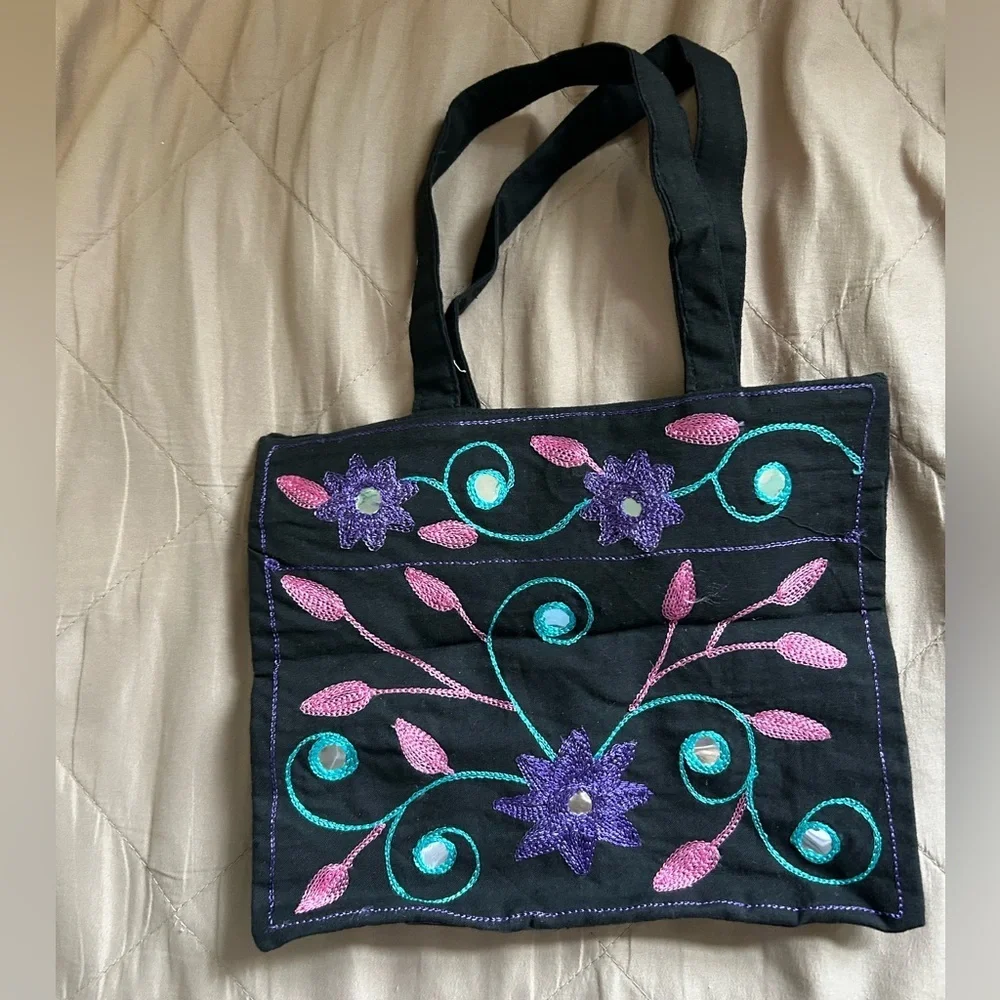 Y2K VINTAGE COLORWERKS THREADED FLOWER PURSE